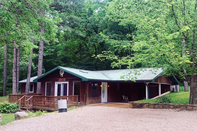 CABINS ON THE JACKS FORK RIVER IN EMINENCE, MISSOURI – Circle B Campground